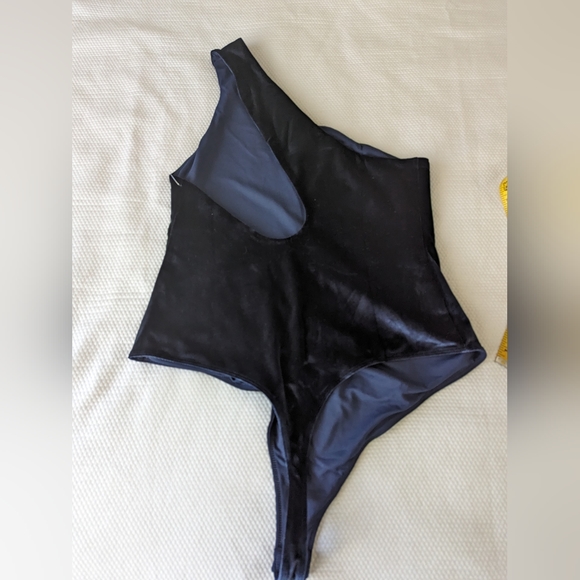 Fabletics Gigi velour bodysuit Blue Size 2XL. - Picture 4 of 7